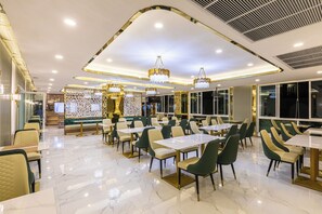 Restaurant - Airbus Hotel At Phawana Station (Bangkok)