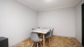 Apartment, 1 Bedroom, Smoking, Balcony | Dining