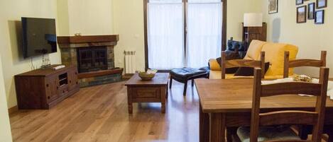 Apartment, 1 Bedroom, Balcony | Living area