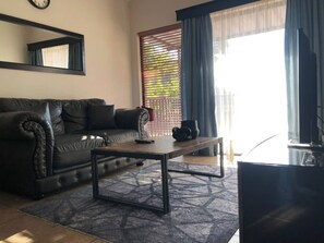 Apartment, 1 Bedroom, Balcony, Garden View | Living room - Apartment in Newcastle Kzn (Newcastle)