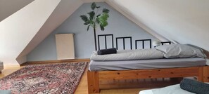 2 quartos, ferros/tábuas de passar roupa, Wi-Fi, roupa de cama