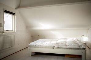 1 bedroom, iron/ironing board, free WiFi