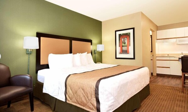 Single Room | Desk, laptop workspace, free WiFi