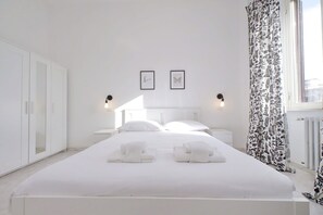 2 bedrooms, iron/ironing board, travel cot, free WiFi