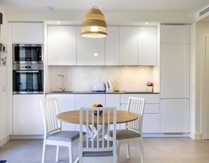 Coffee/tea maker, fridge, microwave, oven - Capistrano 21 (Nerja)