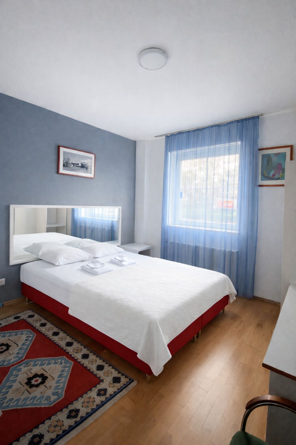 スタンダード シングルルーム | デスク、ノートパソコン用作業スペース、WiFi (無料)