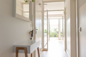 Interior - SmartFewo: Home | Central | Terrace | Parking lot (Oldenburg)