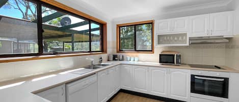 Microwave, dishwasher, coffee/tea maker