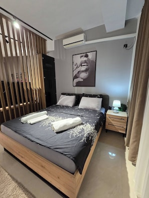 Apartment, 1 Bedroom, Smoking, City View