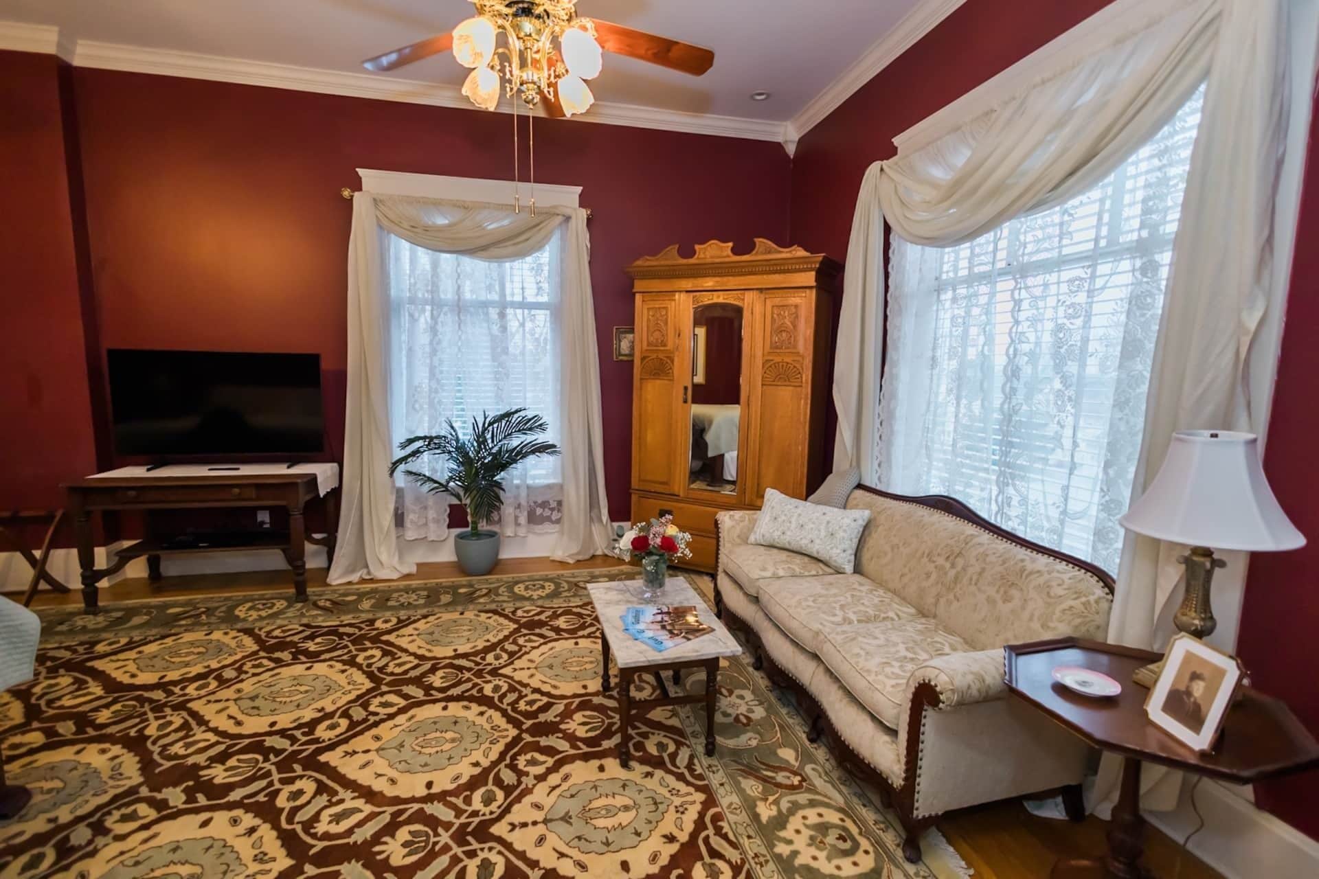 Elite Room | Individually decorated, individually furnished, iron/ironing board