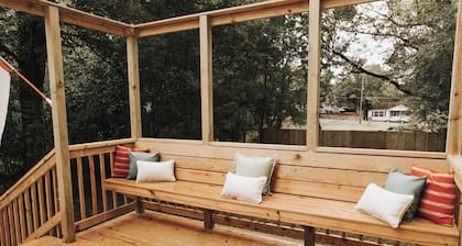 Stay & Play at the Charming Woodlawn Cottage