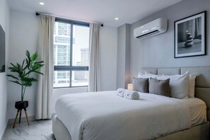 1 bedroom, desk, iron/ironing board, WiFi