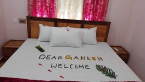 3 bedrooms, WiFi, bed sheets - Charming 3-bedroom Entire Villa with WiFi, AC in nice Mananthavady (Mananthavady)