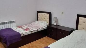 Townhome, Mountain View | 2 bedrooms, desk, free WiFi