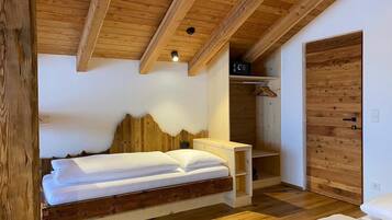 2 Schlafzimmer, Reisekinderbett, kostenloses WLAN, Bettwäsche