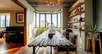 Music Art 2-bedroom loft in vibrant CBD near mall, park, skytrain Nana