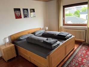 2 soverom, strykejern/-brett, wi-fi og sengetøy