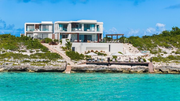 المنشأة من الخارج