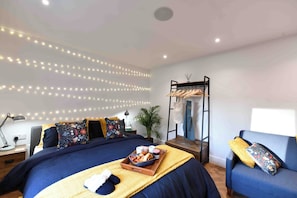 1 bedroom, iron/ironing board, travel cot, free WiFi