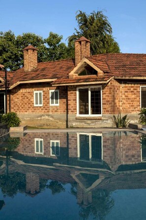 Front of property - SimBliss (Taoru)