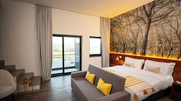 Superior Double Room, Sea View | 1 bedroom, minibar, in-room safe, desk