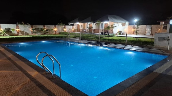 Piscine extérieure