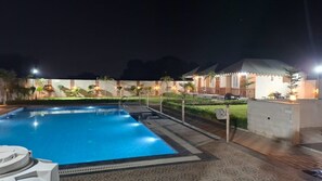 Outdoor pool - Hotel Cloud 9 (Jaipur)