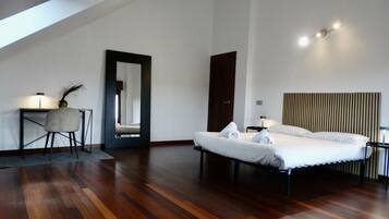 6 bedrooms, free WiFi, bed sheets