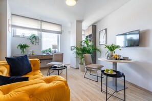 Íróasztal, ingyenes wifi és ágynemű