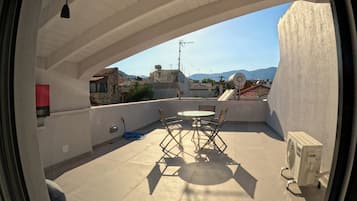 Luxury Suite, Mountain View | Terrace/patio