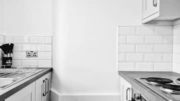 Apartment | Private kitchen | Fridge, microwave, oven, stovetop