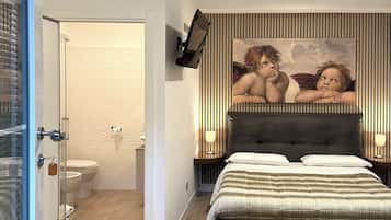 Bộ đồ giường cao cấp, bàn, phòng cách âm