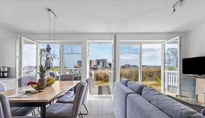 Beachvilla - directly on the beach, finn. Sauna, fireplace, whirlpool tub, balcony, terrace