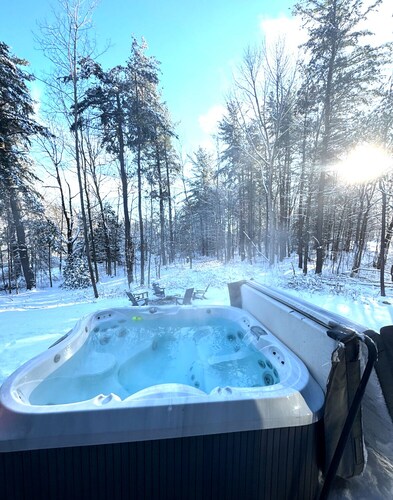 Scandinavian Chalet | Hot Tub | FLX Retreat