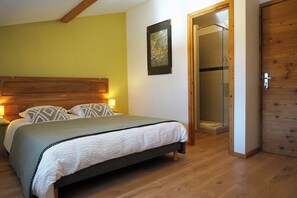 Comfort Room, Mountain View, Mountainside | Premium bedding, individually decorated, individually furnished