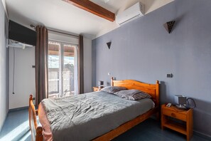 5 quartos, ferros/tábuas de passar roupa, Wi-Fi de cortesia