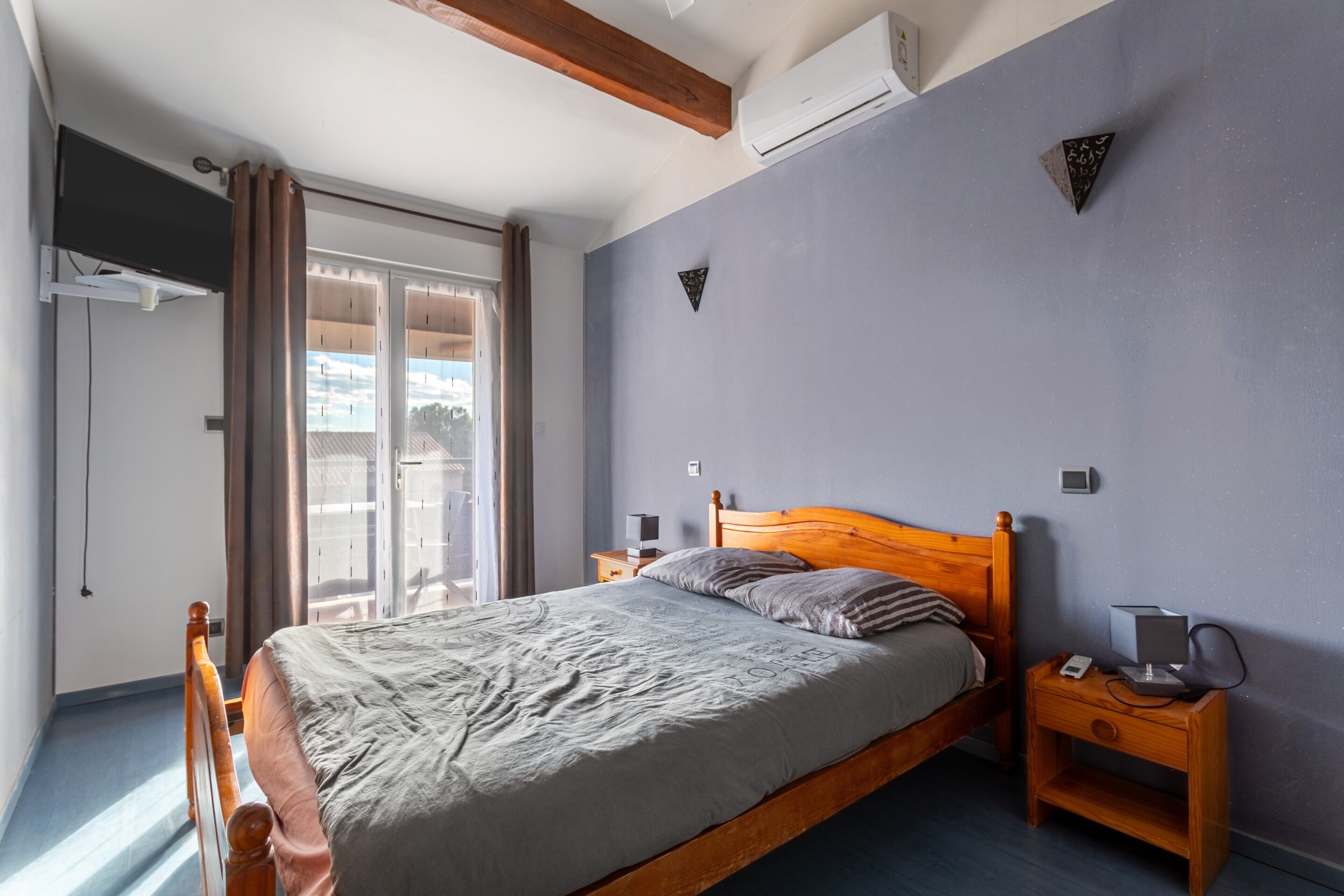 5 chambres, fer et planche à repasser, Wi-Fi gratuit, draps fournis
