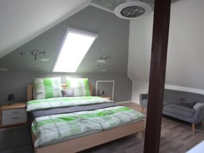 2 Schlafzimmer, Bügeleisen/Bügelbrett, Reisekinderbett, kostenloses WLAN