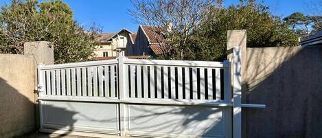 Enceinte de lâhĂ©bergement