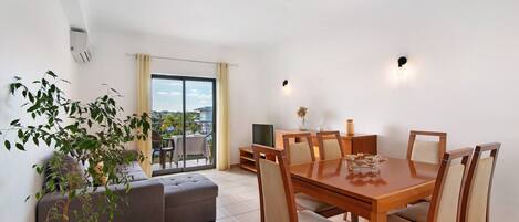 تناول الطعام