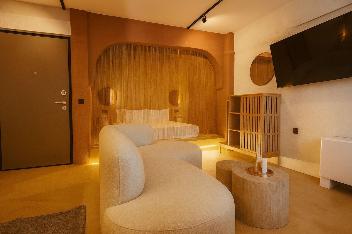 Exclusive Double Room | Individually decorated, individually furnished, laptop workspace