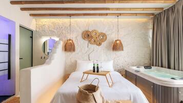 Deluxe Studio Suite, Balcony, City View | Individually decorated, individually furnished, laptop workspace