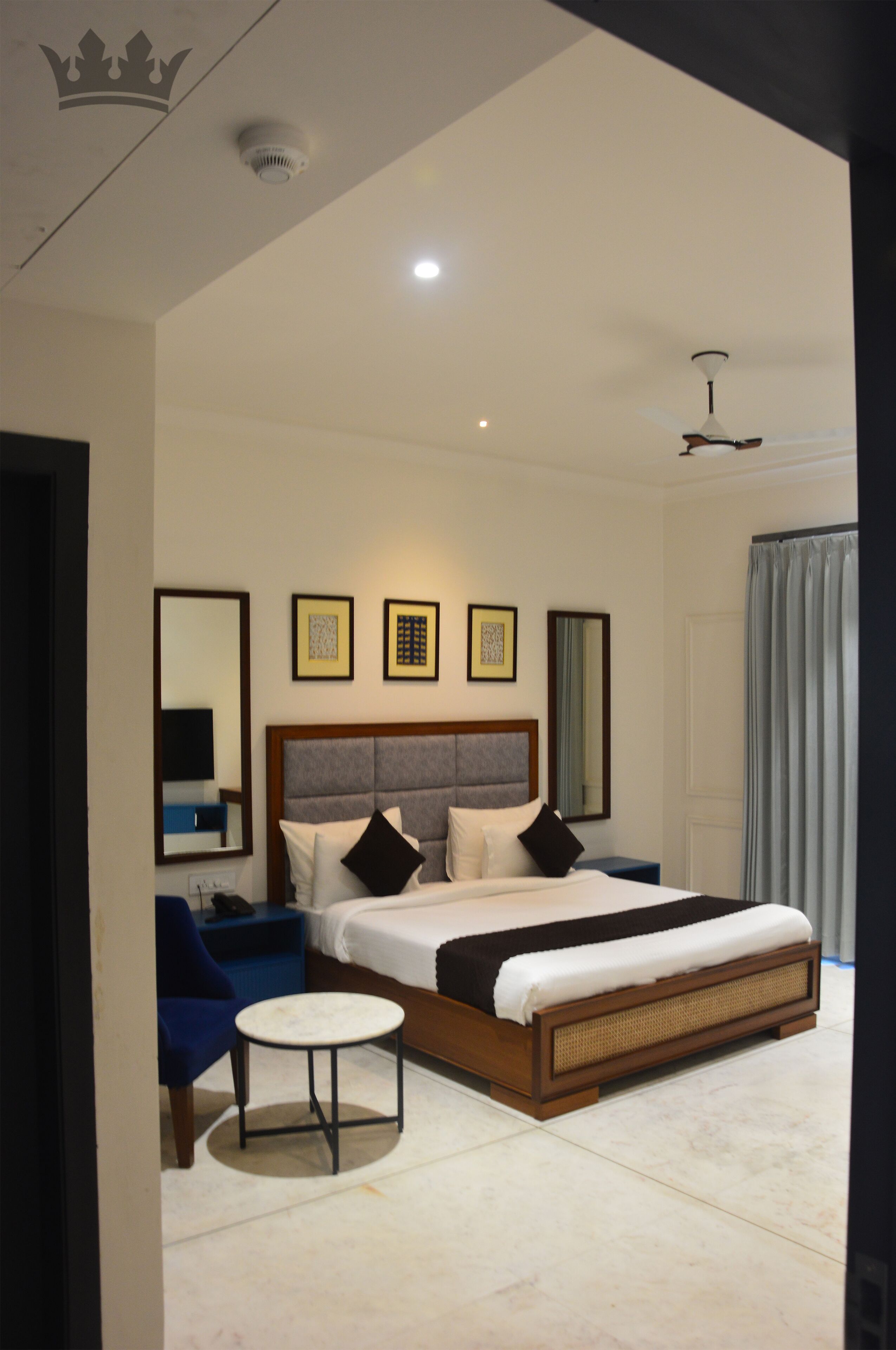 Habitación estándar, vistas a la ciudad | Baño | Artículos de higiene personal gratuitos, jabón, champú y papel higiénico