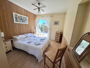 4 bedrooms, iron/ironing board, travel crib, free WiFi - Charming 4-bedroom house in Lairoux with WiFi and Pool (Lairoux)