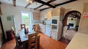 Dining - Charming 4-bedroom house in Lairoux with WiFi and Pool (Lairoux)