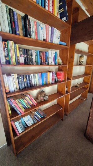 Interior - Charming 4-bedroom house in Lairoux with WiFi and Pool (Lairoux)