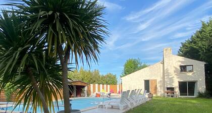 Charming 4-bedroom house in Lairoux with WiFi and Pool