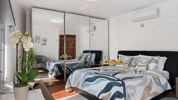 1 slaapkamer, een strijkplank/strijkijzer, gratis wifi, beddengoed