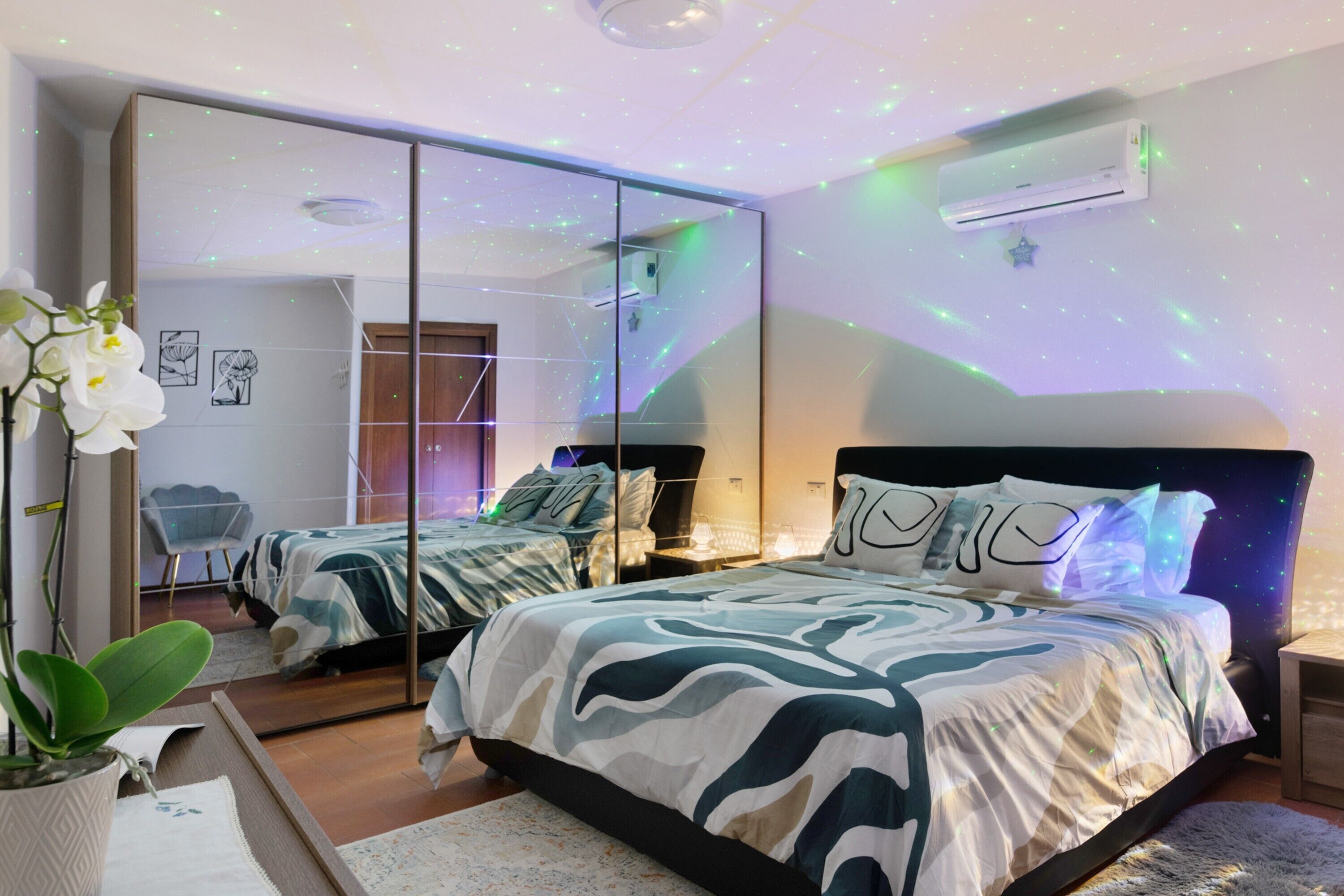 1 slaapkamer, een strijkplank/strijkijzer, gratis wifi, beddengoed