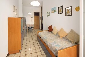 Interior - Apartment 'Lira Con Giardino' with Private Garden and Air Conditioning (Bibione)